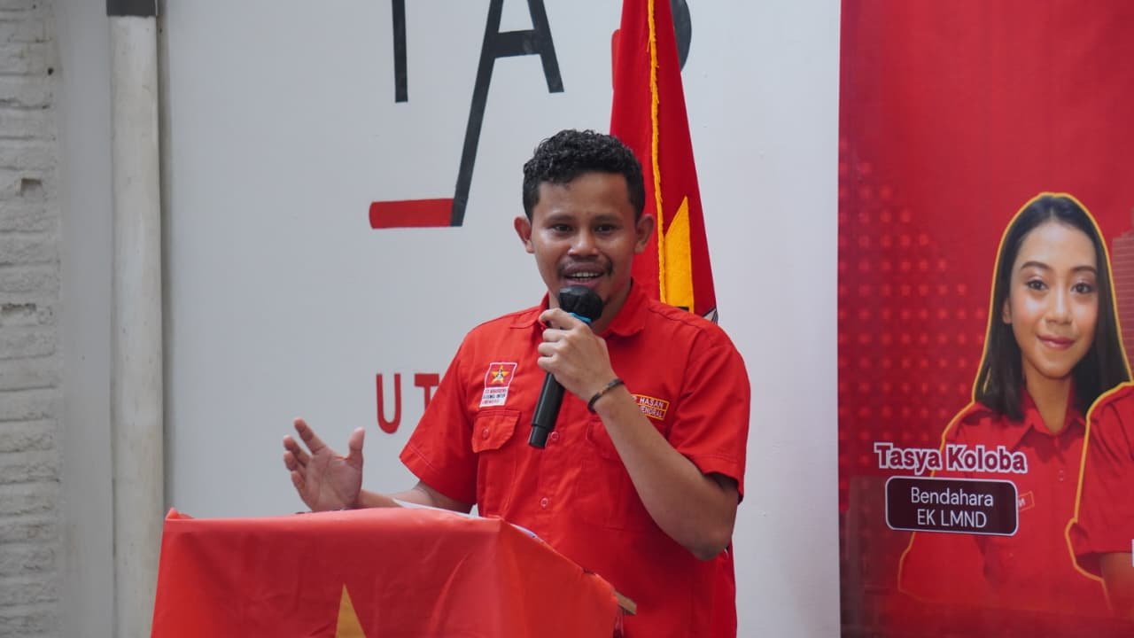 Kinerja Raja Juli Disorot, Karhutla Kalimantan Bukti Serakahnomics Harus Dilawan