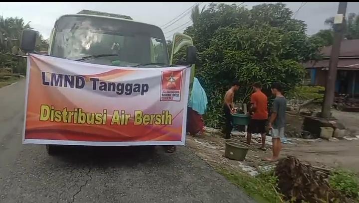 ‎LMND Salurkan 5 Tangki Air Bersih ke Desa Terdampak Banjir di Aceh Singkil ‎