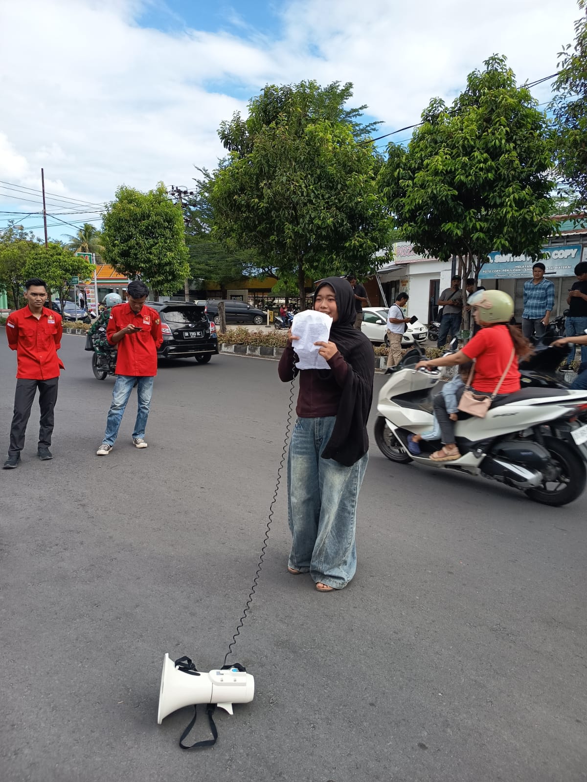 Dua Hari, Satu Luka